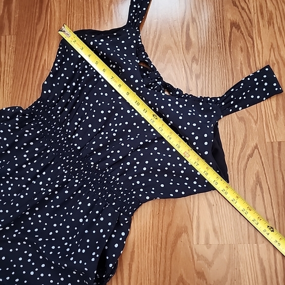 Loft pant romper with 2 pockets an elastic waist size 6 - Picture 9 of 14